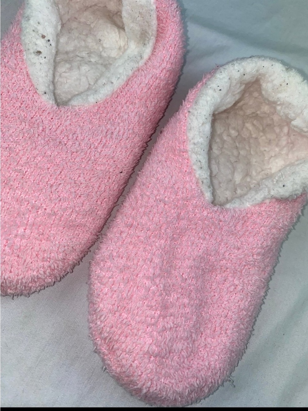 Fuzzy slippers - Picture 2 of 4